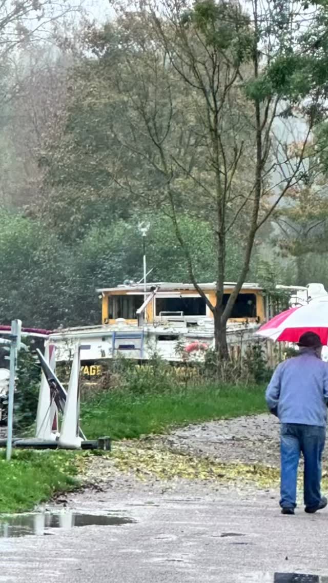 Les brocantes, une mine de beaux cadeaux- pour les autres et pour soi . Bonnes adresses/Gute Adressen : www.lasomme.blog🦋Antikläden, eine Schatzgrube für Geschenke 🌷#picardie #somme #lasommeblog #lasommemonamour #abbeville #longprelescorpssaints #martaineville @lacaverneabbeville @antiquites_leclercq_sandrine @franleu80