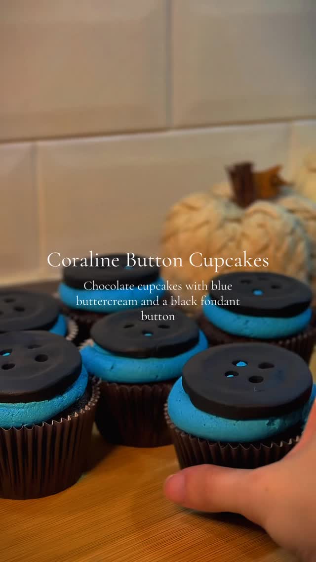 Happy Halloween you lovely bunch! 🎃
Coraline used to really freak me out when I was younger, something about the buttons just really bugged me. But, I have faced my fears to bring you all these adorable button cupcakes
If you have a party tomorrow or over the weekend, why not take these cupcakes with you? Soft, fluffy chocolate cake topped with blue vanilla buttercream and a fondant button!
Have a wonderful time, and stay safe!
Recipe:
70g Self Raising Flour
90g Butter
90g Caster Sugar
20g Cocoa Powder
2 Eggs
Decoration:
100g Icing Sugar
50g Butter
6 drops of blue food gel
Black fondant
#halloweenbaking #coraline #coralinecupcakes #spookytreats #bakingtiktok #baking #bakingfromscratch #spookybaking