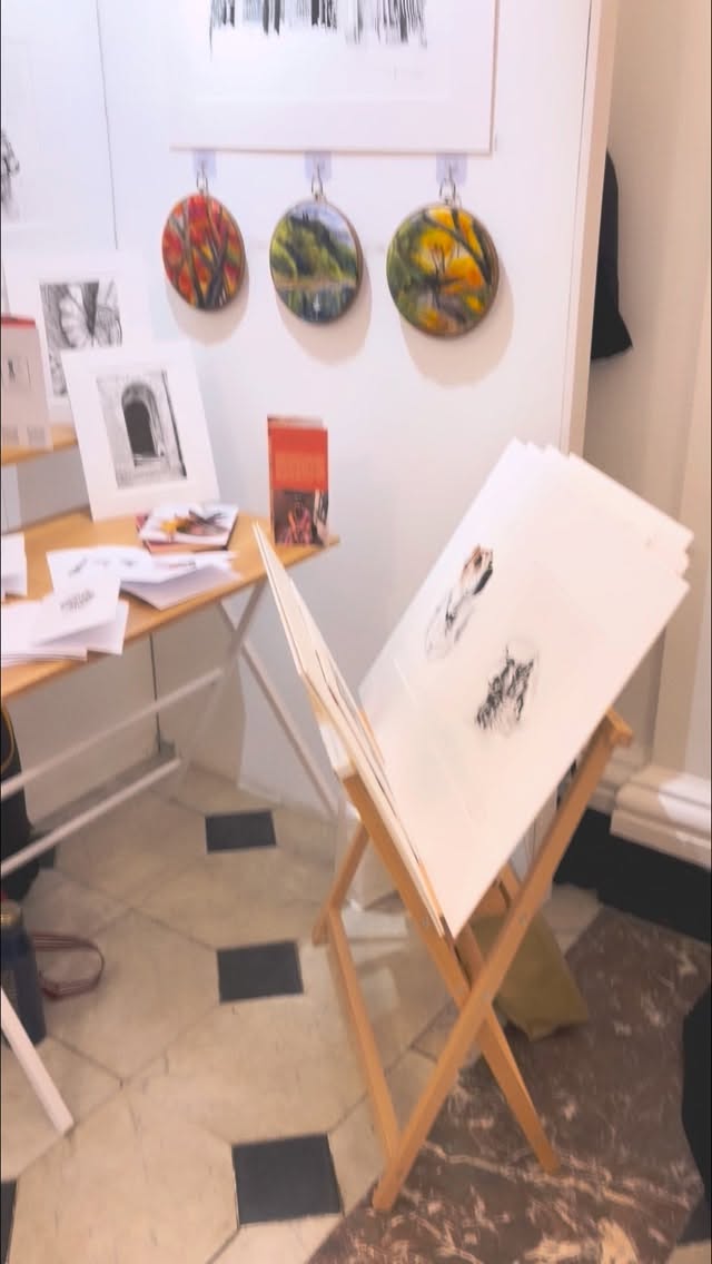 Ending this year on such a great high - so honoured to be a part of @handmadebritain’s show this year at @chelseaoldtownhall, and be included in this line up of incredible artists and makers. If you’re in London, we’re showing till Saturday, 8th November: you WANT to come see this. Outstanding work - all hand made by each artist presenting - all under one roof.
#handmadeinbritain #chelseaoldtownhall #handmadechelsea #handmadewithlove❤️ #slowcraft #handmade #slowmade #makerthreads #makerstories #makersofinstagram #makersgonnamake #exhibition #merakibyhand #crochetmaker #artmakernafisa #bespokegifts #maker #merakibyhand #NafisaNandiniCrishna