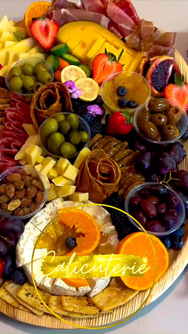 Are you looking for the perfect way to spruce up your next gathering? Our fruit or veggie platters are an excellent choice! Our charcuterie boxes and boards are filled with the best seasonal and colorful fruits to create a stunningly beautiful spread. No matter the occasion, our Calicuterie platters will guarantee satisfied guests. Check out our offerings today! ๐๐ฅ๐ฅฆ๐ฅ๐ซ
โธปโธปโธปโธปโธป
๐ฉ โซ๏ธ๐ฉ โซ๏ธ๐ฉ โซ๏ธ๐ฉ
Calicuterie.com/menus
To Book DM Or Go To
Calicuterie.com/contact
#Calicuterie
#BayAreaCatering
#SFCatering
#SanFranciscoEats
#BayAreaFoodies
#CharcuterieBoard
#FruitPlatter
#VeggiePlatter
#PartyCatering
#EventCatering
#GrazingBoard
#CheeseAndCharcuterie
#HealthyEntertaining
#PartyPlatters
#BayAreaEvents
#SFEvents
#FoodStyling
#EntertainingMadeEasy
#PlatterGoals
#CateringSF