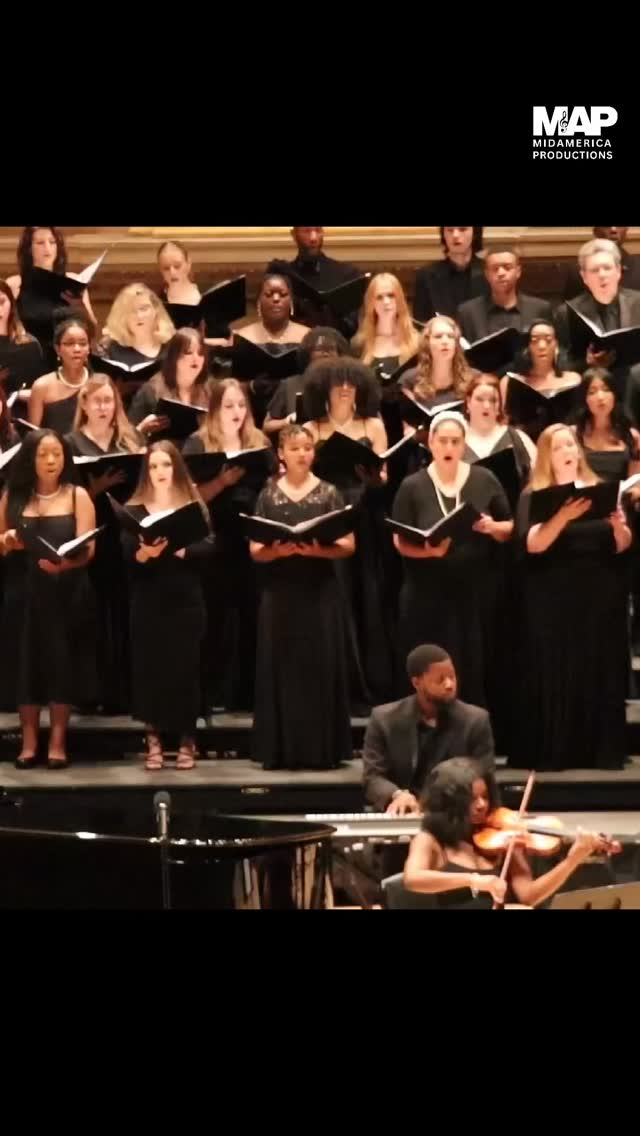✨ Throwback to June 16, 2024, when the powerful and deeply moving music of Jordan Lee’s A Journey Through the Nourishment Cycle resonated throughout Carnegie Hall. 🎶
Led by Jordan Lee, and featuring:
Reyna Alston, Piano | Christopher Cloud, Guitar | Solange Maughn, Violin | Shane Wheeler, Saxophone | Marisha Williams, Viola | Ramon Garcia-Martinez, Bass | Jobias Jackson, Drums
With the combined voices of:
🎵 Chromatica (Greensboro, NC) — Jordan Lee, Director
🎵 Ragsdale Chorus (Jamestown, NC) — Marcus Young, Director
#tbt #CarnegieHall #JordanLee #ChoralMusic #LivePerformance #WorldPremiere #MAP2024 #OnTheMAP #MidAmericaProductions