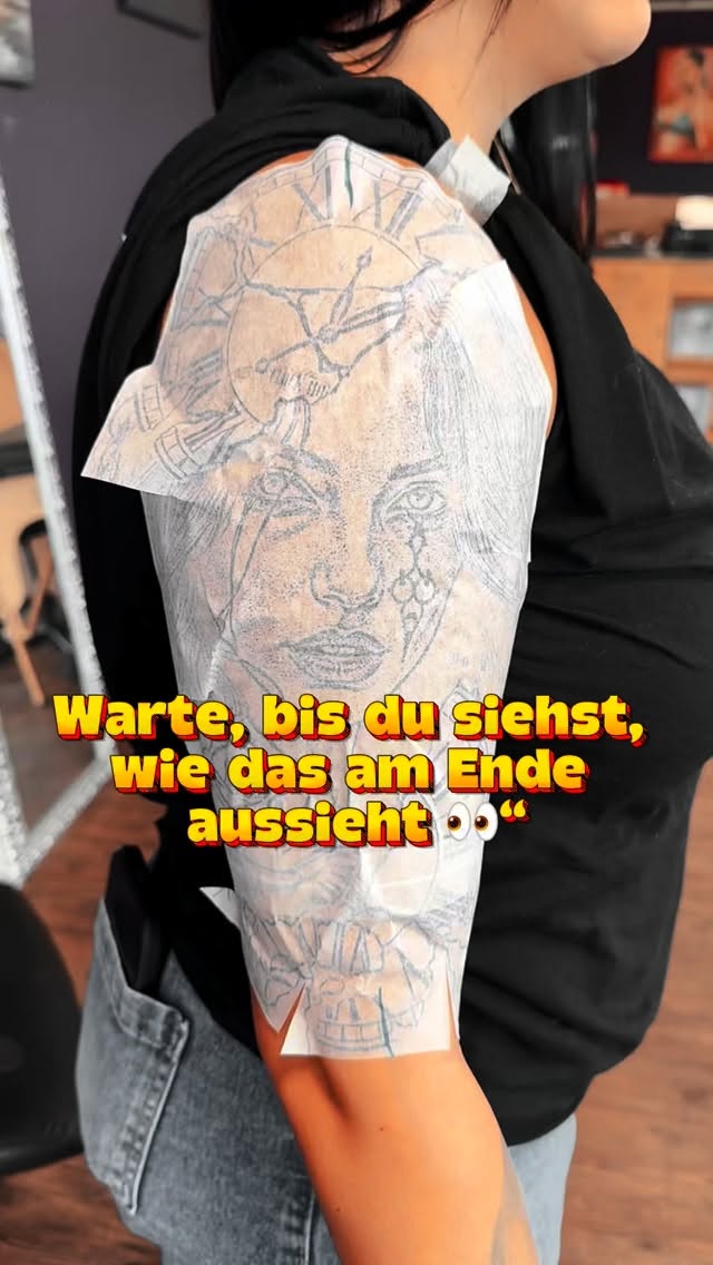 Der Moment, bevor aus einer Idee Kunst wird.
Jede Linie, jeder Schatten – geplant bis ins Detail.
Jetzt wird’s ernst 💉🔥
#Tattoo #TattooArt #TattooProcess #TattooStudio #Inked #InkLife #TattooArtist #TattooDesign #TattooTime #SkinArt #ArtOnSkin #BlackAndGreyTattoo #TattooWork #BodyArt #TattooLovers #TattooInspiration