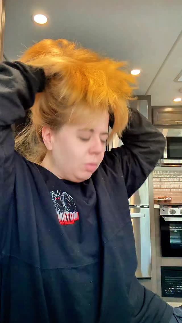 We had an exciting day at Dollywood!! Get ready for plenty of videos! 🥰💖✨#dollywood #dollyparton #dumbblonde #makeuptransition #dollywoodchristmas