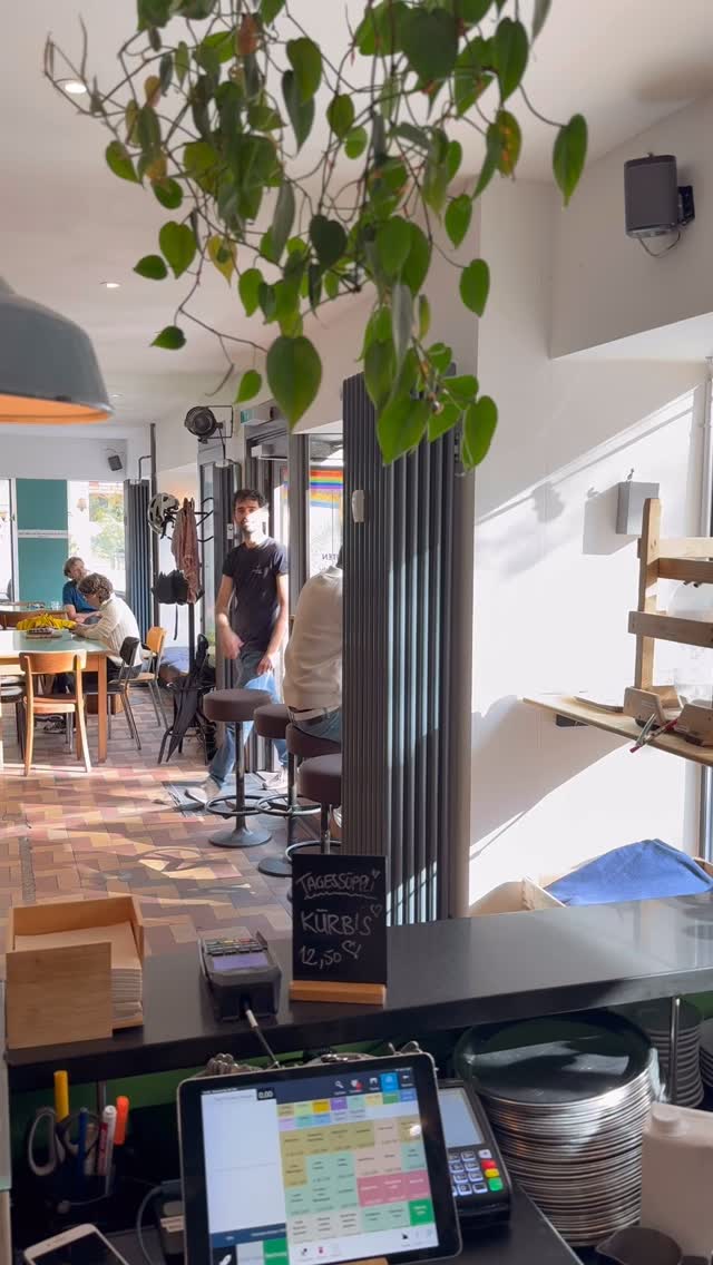 Don’t tell Nadja to take her time 🤭.
#baristadaily #funnyreel #joke #barista #coffee #coop