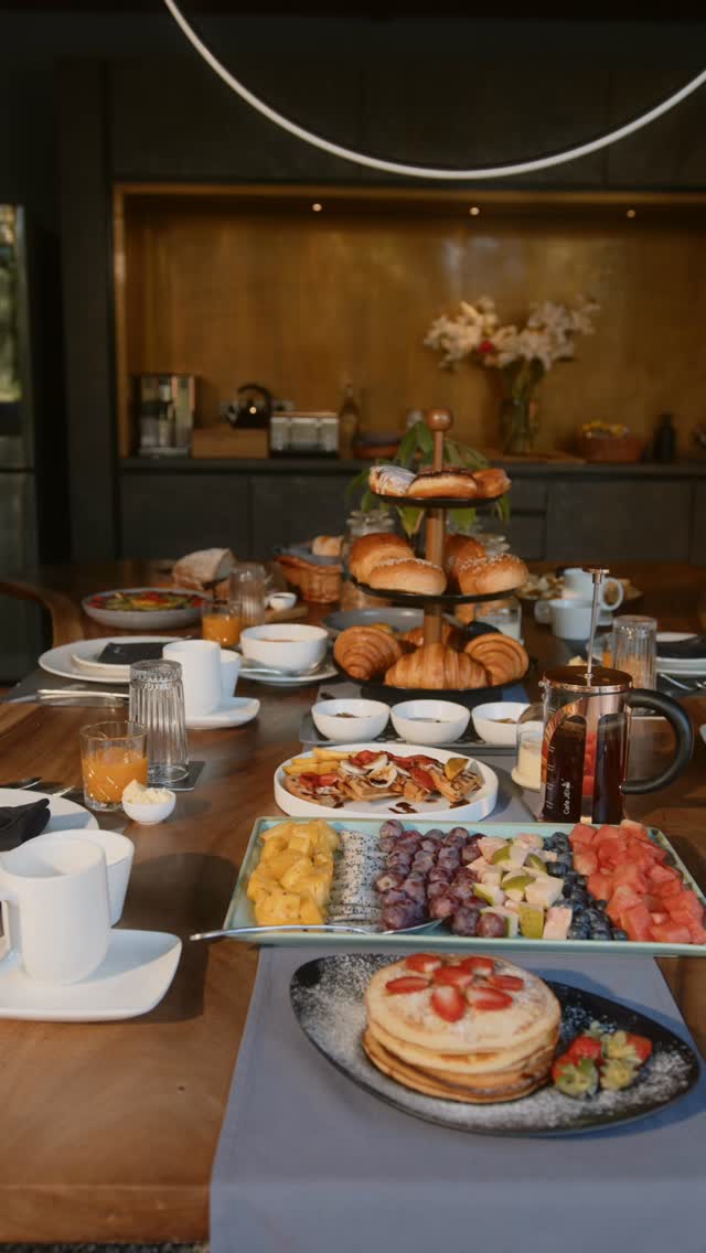 A breakfast spread so good, you won’t feel like leaving the villa. At V Escapes, breakfast isn’t just a meal, it’s a ritual.
#vescapes #villasingoa #itswhatsforbreakfast #luxuryvillas