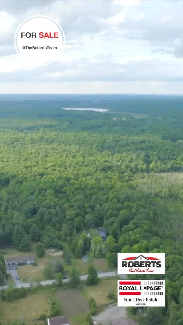 🌅 Find your peace at 975 Ray Rd, Centre Hastings — where modern luxury meets rustic tranquility. 🏡✨
Offered at $1,124,000, this stunning 2-storey farmhouse sits on 3.35 acres of scenic countryside — offering space to breathe, create, and truly call home.
Highlights include:
👩🍳 A gourmet farmhouse kitchen with timeless design
🛏️ Main floor primary suite with a spa-inspired ensuite
🪟 Light-filled living spaces with vaulted ceilings
🔥 Outdoor firepit perfect for cozy evenings
🛠️ Heated 28’ x 40’ shop for all your passions and projects
Whether you’re dreaming of quiet mornings or vibrant family gatherings, this home delivers it all. 💛
📲 Message us today to book your private showing!
#TheRobertsTeam #RoyalLePageFrank #DreamHome #ModernCountryLiving #HastingsCountyRealEstate #FarmhouseGoals #CanadianREALTORS #YourNextMove