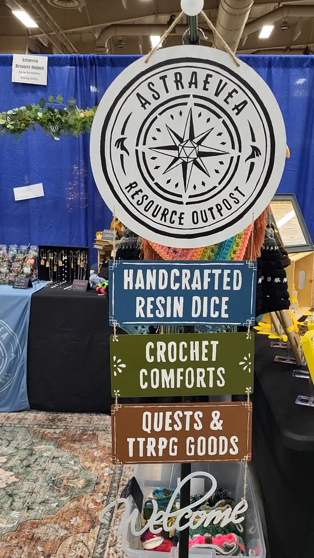 All set up for the Holiday Splendor Craft Show! Come see us tomorrow at booth 146 from 9am-4pm.
#smallbusiness #amigrumi #crocheting #resindice #craftshow