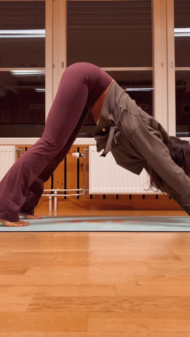 ”I’m just the for the savasana…” 😅
Någon mer som känner så att man bra vill kasta sig ner i den sista, men ack så sköna (och den viktigaste!) positionen efter en yogapraktik? ✨ eller får du ingen ro och vill helst hoppa över den om du kunde?
Tar du dig tid för att landa i savasana?
#aikitastudio #yogamatta #yogastockholm #yogainspiration #savasana #yogahumor