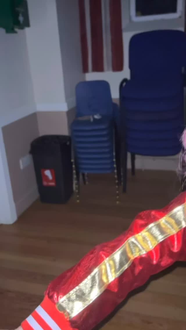 Happy Halloweeeeeen 🎃💀👻 We hope you all have a spooktaluclar day! Send us your photos of your best costumes! We can’t wait to see them! 🧡