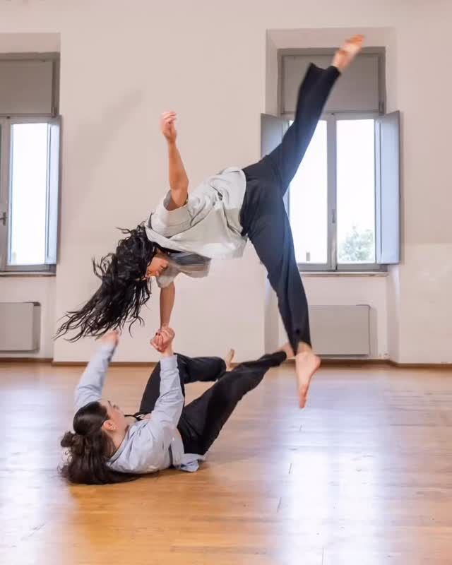 Last day to apply for Spring programs 🩰👺 if you still have questions reach out to admissions@dellarte.it today so we can get your process started! ✨
#accademiadellarte #studyabroad #italy #adalife #arezzo #adaarezzo #performingarts #physicaltheatre #dance #theatre