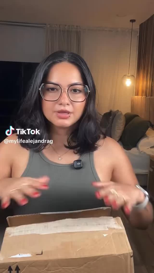 ✨ Hoy nos acompaña @mylifealejandragarcia en una experiencia muy especial 🌿
Nos comparte su unboxing y todo sobre su experiencia con nuestros productos naturales 💧
Acompáñanos a descubrir cómo transforma su rutina con BM Elemental 💚
#BMElemental #UnboxingNatural #RutinaFacial #CuidadoNatural #BellezaConsciente #PielSana #BellezaNatural