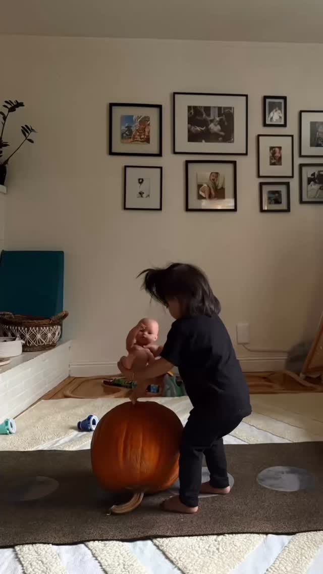 pumpkin yoga irl with an 18month old ๐