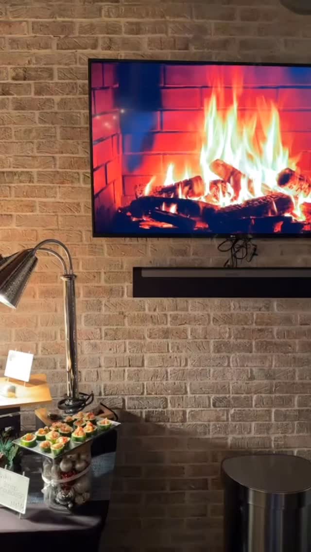 Chapel & Cellar isn’t just for weddings, it’s also the perfect backdrop for holiday celebrations🎄✨
From festive toy drives to cozy family reunions or elegant Christmas parties, our venue brings timeless charm to every gathering.
Let’s start planning your holiday party today!
#chapelandcellar #winterparkvenues #holidayparty #holidayseason #orlandovenues #winterpark