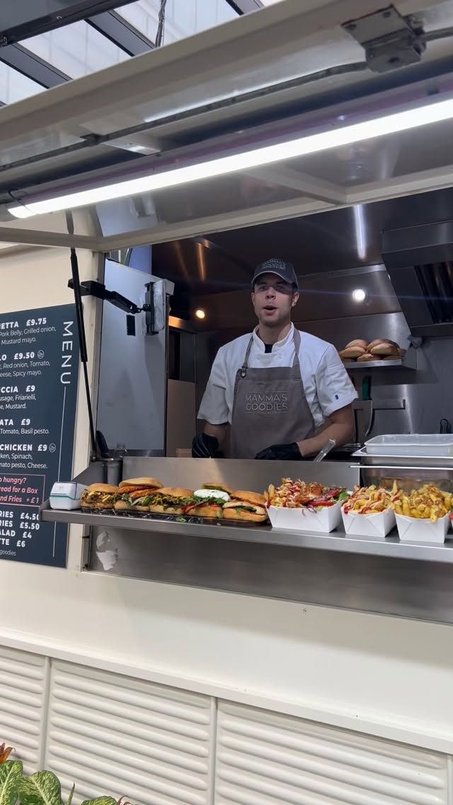 Have you ever tried our famous chicken?
Every time you come and say ciao, we’re ready to serve it with love 😉
Juicy, flavourful, and 100% Italian goodness — you’ve got to taste it!
Find us at Spitalfields Market or order online
#MammasGoodies #ItalianStreetFood #SpitalfieldsMarket #ChickenLovers #LondonEats #OrderOnline #FoodWithLove