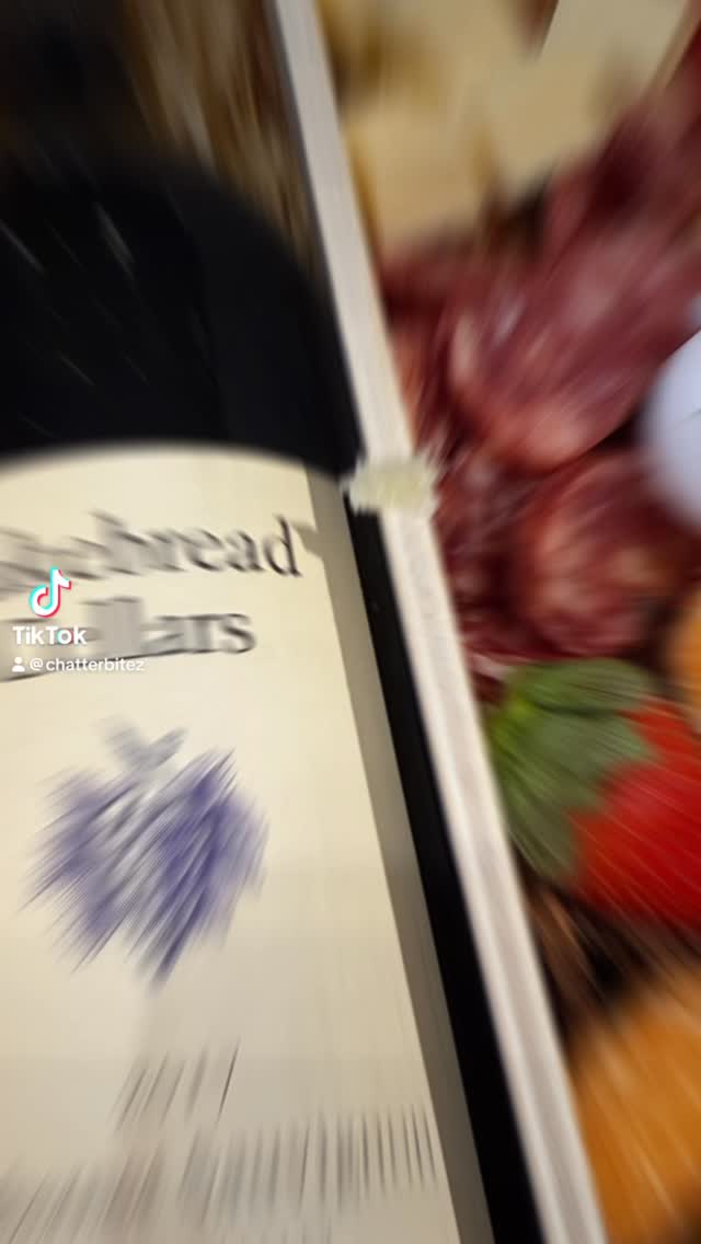 ✨Handcrafted for the Holidays✨
Celebrate the season with our customized Christmas Wine & Charcuterie Box — the perfect way to spread holiday cheer. Unwrap a festive blend of savory bites, sweet treats, and a perfectly paired bottle of wine to bring people together — one sip, one bite, one joyful moment at a time.
Perfect for corporate gifts, holiday gatherings, or cozy nights at home.
🎄 Now taking orders for the holiday season! 🎄
DM us for pricing and information and to reserve yours today.