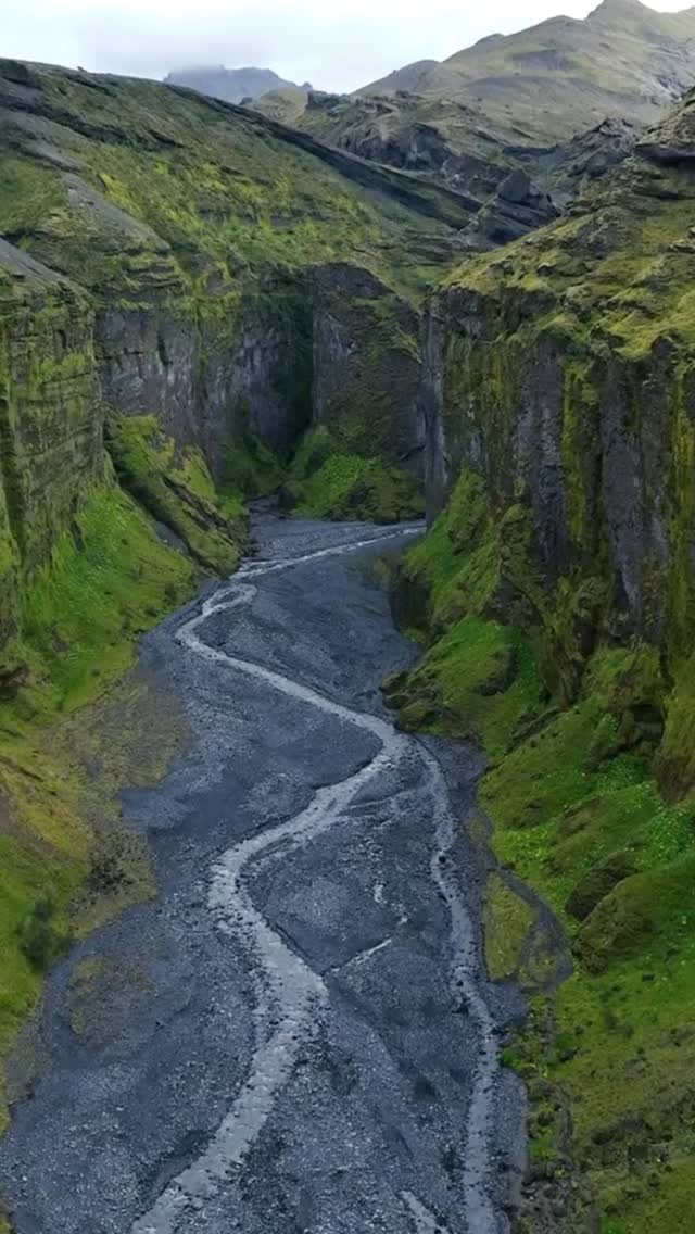 Reykjavik Eyes embodies Icelandic minimalism and innovation, crafting lightweight, durable titanium frames. Inspired by the landscapes of Iceland and paired with Italian craftsmanship, each frame combines comfort, strength and contemporary style.
#reykjavikeyes
#ragnar