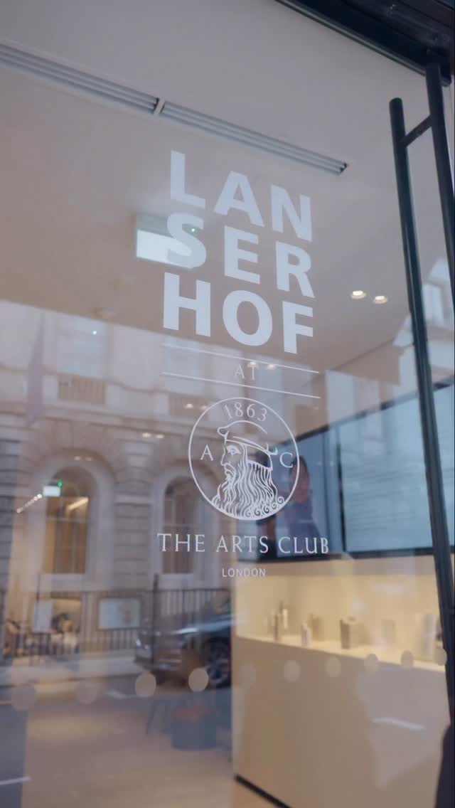 Today’s feature for my Wellness in London series: Lanserhof
Lanserhof is known as the world’s leading longevity and wellbeing clinic - and it really lives up to the title!
What to expect when you go:
• A serene sanctuary inside The Arts Club in Mayfair, where medical precision meets spa-like calm.
• Advanced longevity programmes that blend diagnostics, nutrition, movement, and regenerative therapies.
• Decades of expertise rooted in Austria’s original Lanserhof, setting the global benchmark for holistic wellbeing.
Lanserhof is a perfect mix of science, serenity, and self-care 🩵 #WellnessInLondon #Lanserhof #Longevity #Wellbeing
Please let me know your thoughts in the comments below and let’s keep the conversation going! @kimreartedesantiago
📸: @kohnobe
📍: @lanserhof_arts_club