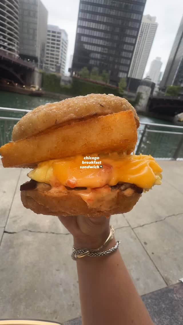 the next stop on my chicago breakfast sandwich tour: @perillasteak 🥩🍳