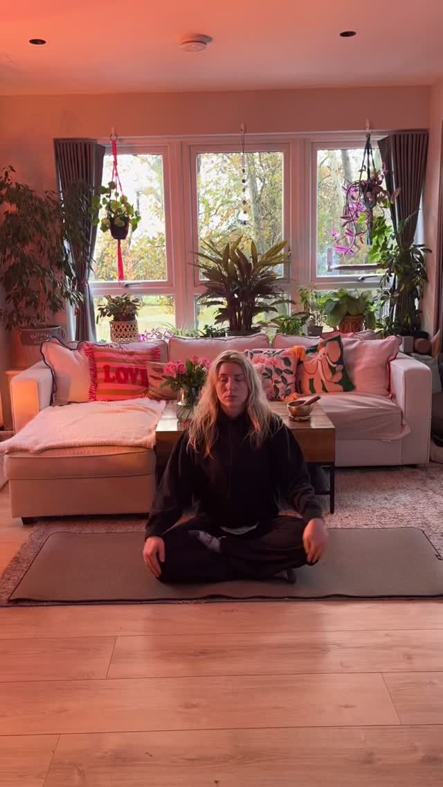 Each morning feels different, and we feel different. No two are ever the same.
Breathe, pause, and move intuitively to meet yourself where you are today.
Message me to book a private yoga class in your home or at my studio.
#MorningYoga #YogaFlow #MindfulMovement #YogaPractice #DailyYoga #YogaForEveryone #IntuitiveMovement #YogaForHealing #YogaJourney #MindfulMornings #SelfCareThroughYoga #HolisticWellness #YogaWithTiffany #LondonYogaTeacher #PrivateYoga #OneToOneYoga #HealingThroughMovement
