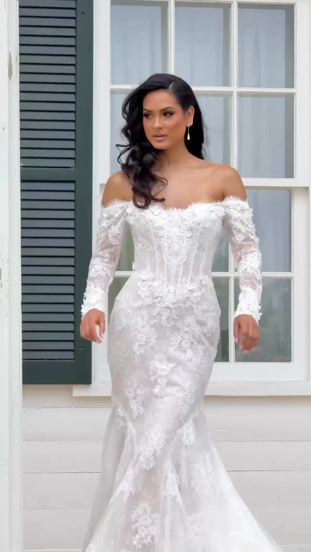 Photoshoot days are the BEST days! ❤️ If you have not yet picked up your copy of the Summer/Fall 2025 issue of Premier Bride, this is your sign to! The vendors, the vision, and the vibes were all SO amazing! ❤️
Here’s some of our BTS footage! 🥂
Coordinator- @premierbride_newi
Venue- @heritagehillweddings
Photographer- @macyrothartistry
Makeup Artist- @mslaurynmarie
Hair Stylist- @blackveilbykayla
Gowns- @ivoryrosebridalboutique and @maggiesotterodesigns
Formalwear- @duboisformalwear
Day Of Coordinator- @enchantedwoodevents
Day Of Coordinator- @greenbaybartender
Florist- @shawanostockpeddler
Beverage Cart- @travelingtapswi
Live Watercolor Artist @brushstrokes_and_bubbly
Invitations- @l.designs_invitations
Rentals- @rubydesignevents
Florist- @brianpribbernow