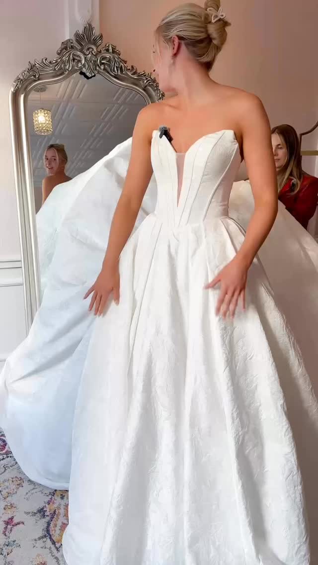 Ever wondered if your bridal stylist ever gets to try on the dresses in store?
Well- We totally do, and it’s so much fun!
Here are some honest first impressions from our lovely assistant, Greta, trying on Derrick Marie from @maggiesotterodesigns
#weddingdress #weddingdressshopping #ivoryrosebridalboutique #wisconsinbride #2026bride #wibride #2027bride #ivoryrosebride #bridalboutique #maggiesotterodesigns #maggiesottero