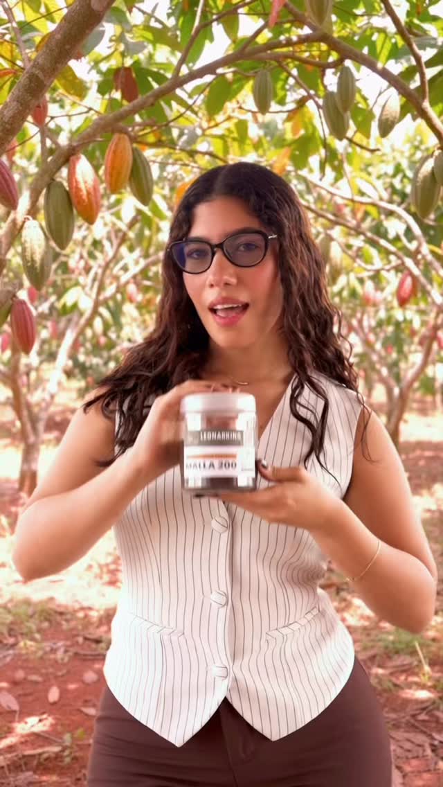 Sabías que si la Leonardita se disuelve rápidamente en el agua significa que está enriquecido en ácidos fúlvicos, lo que facilita su absorción por plantas y su uso en aplicaciones líquidas como riego o foliar #agriculturasostenible #agriculture #leonardita #ecuador #húmico #fulvico #fertilizante