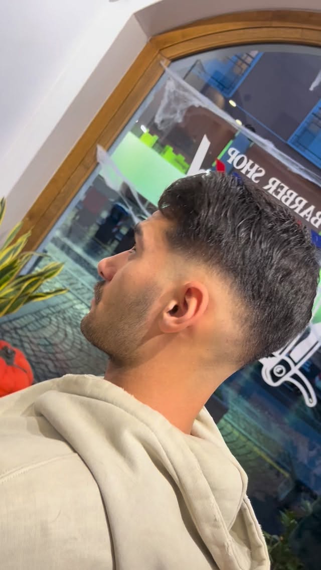 #barber #barbershop #haircut #hairstyle #hair #barberlife #barbers #barberlove #barbering #menshair #barbershopconnect #italy #beard #menstyle #style #barbersinctv #fade #barbergang #fashion #wahl #barbergame #tattoo #barberia #thebarberpost #instagood #barba #sanmarino #man #arte #mens