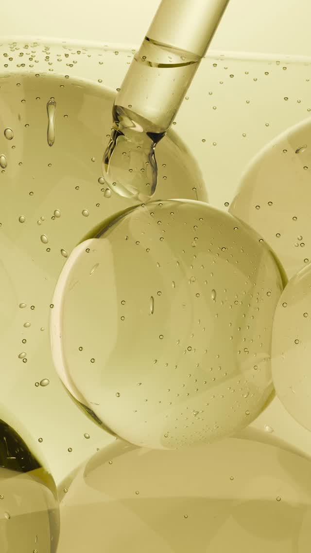 A little yellow glow for Huevember 💛
Exploring light, texture, and glow in this 3D serum render for Huevember. I will try to join in on this challenge but from a 3D perspective.
Let’s see how far I get 👀
#Huevember #3DDesign #BeautyBrand #SkincareRender #ProductVisualization #MotionDesign