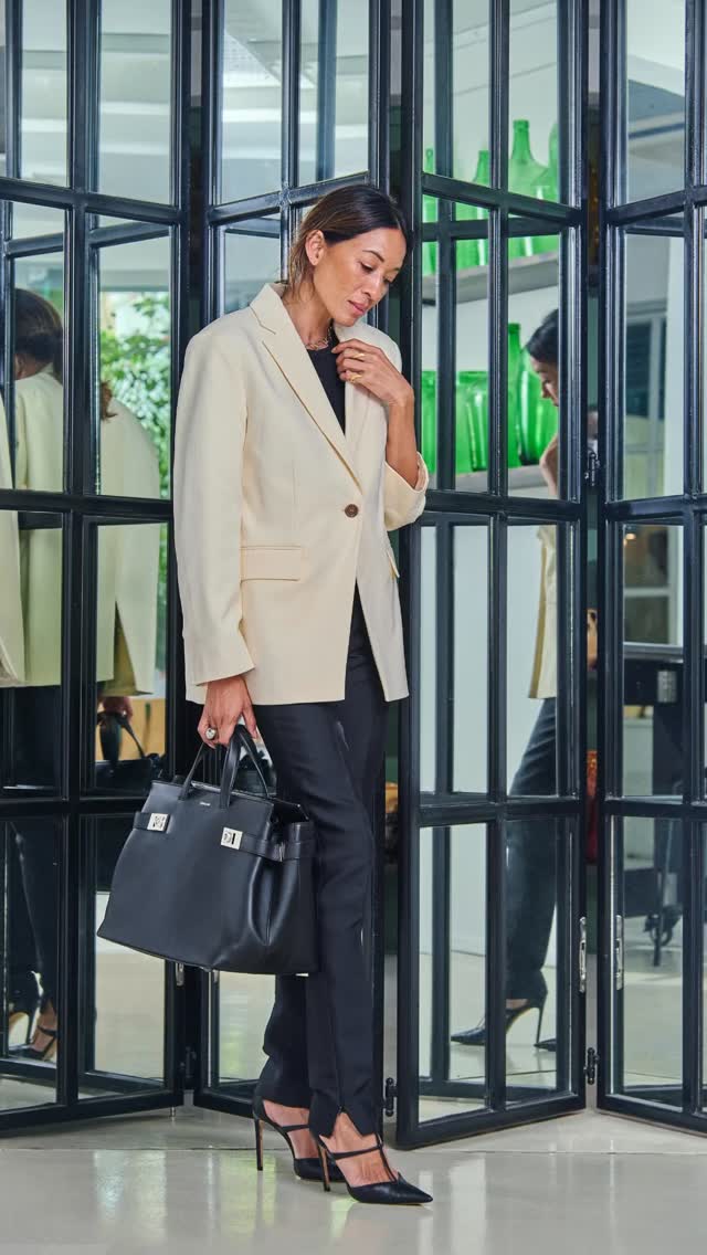 ✨ Effortless elegance for the modern workday ✨
Featuring a timeless Cream Arket Jacket, sleek Celine black trousers, classic Jimmy Choo pumps, and the ultimate power accessory — the Ferragamo large work bag.
🖤 Cream Jacket NWT @arketofficial
🖤 Black trousers @celine
🖤 Black leather pumps @jimmychoo
🖤 Large Bag in smooth black leather @ferragamo
Each piece is curated for confidence, sophistication, and style — all available to browse and shop at our upcoming pop-up event
Don’t miss it and get your invitation — your new wardrobe staples await.
📅 Fri 14 & Sat 15 November
📍 Ida’s, Gillman Barracks
Styled by @life_by_tui & @onesoulmanystories
📸 Captured by @benygan.photographer at @idas_sg
#OOTD #onesoulmanystories #PopUpSG #shoppingsg #MindfulShopping #circularfashion #sustainablesingapore #sgfashion #eventsingapore #popupsg #OfficeStyle #PowerDressing #EffortlessChic #WorkwearEdit #FashionPopUp #Arket #Celine #JimmyChoo #Ferragamo #ModernElegance
