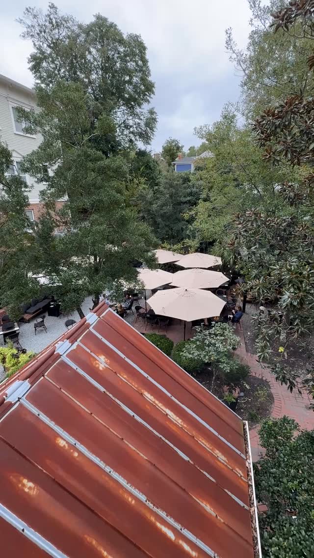 The perfect stay begins with Concorde Espresso and ends with a crafted nightcap.✈️ When you stay at Front Street Inn, we make sure the vibe is perfect no matter your mood.