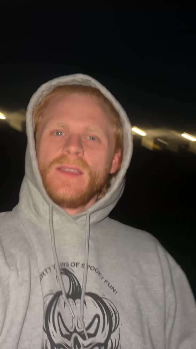 Here’s a realistic off season sprint workout. Nothing fancy, just making sure I keep up with top speed now that the club season is over.
If you care about getting faster and your hamstrings, you should keep this in your rotation.
Ideally you keep sprint workouts through the entire off season, especially if you’re not playing in a full field league. Even if you are, I still love to show up early and get some focused reps in.
I aim for one of these workouts every 7-10 days.
Simplified:
- dynamic warmup
- a few less than 100% 40 yard sprints
- six 100% ~60 yard sprints
- play league
Keep it simple enough so you get it done. It’s not complicated but you gotta do it!