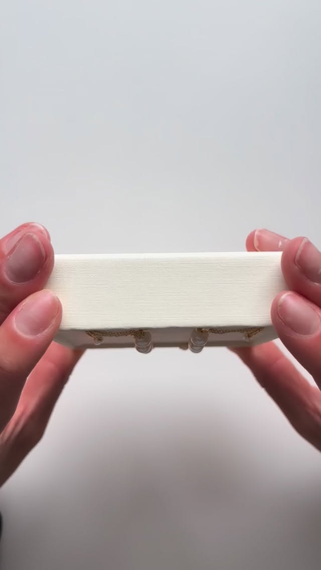 It’s simply not your problem 🤝
This piece was a custom order, send me a message if you’d like something just as special!!
#smykker #smallbusiness #november_smykker #handmade #jewellery #bracelets #earrings #copenaghen