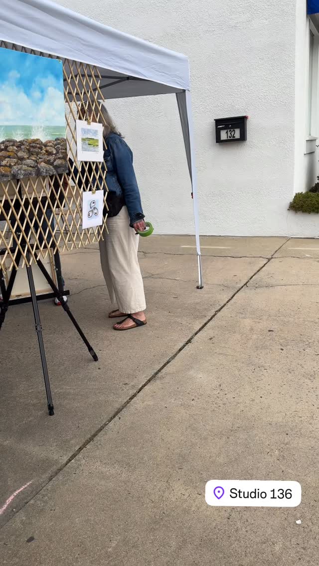 Art Market at @studio136gallery today 1-6pm free admission . View the outside Market & inside Gallery Studio rooms 🎨
#artexhibit #downtownhighpoint @visithighpoint @connieloganart @lauriemendenhall @page_art.studios @terri.millard @meghansink22 @gcarboneart @stacy7968