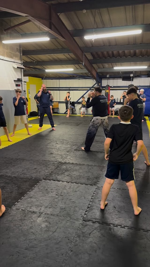 Head Coach Will running through a correct lead hook punch with our Grantham students.
Another step up the progress ladder for our students, all working towards their next grading belts 👏🏼
#martialarts #kickboxing #nottingham #grantham #fitness #boxing #training #kicking #taekwondo #mma #ufc #prestigemartialarts