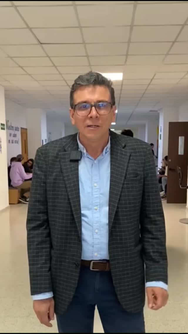 Somos docentes, estudiantes, administrativos y egresados: somos una sola Universidad Distrital.
Defendamos nuestra UD. Sigamos unidos trabajando en pro de nuestra Alma Mater.
Defendamos la lucha que llevó al nuevo Estatuto General.
Aquí estamos. Somos #CreemosEnUD.
Pablo Emilio Garzón, rector 2025-2029.
www.pabloegarzon.com