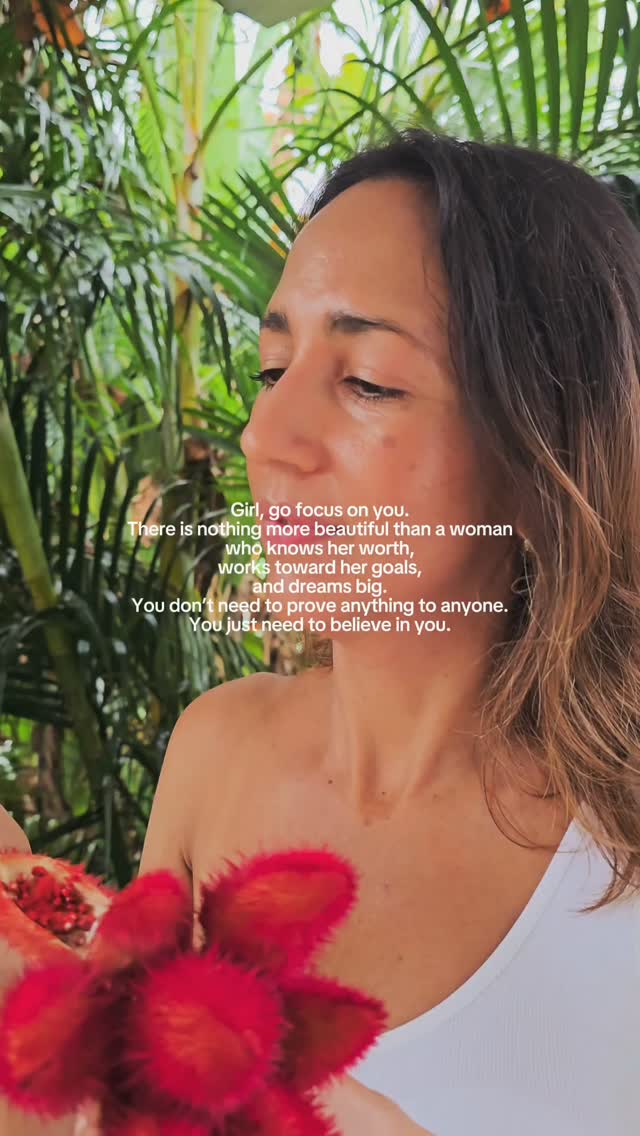 Empowered women don’t chase beauty — they cultivate it from the inside out, through self-love, balance, and purpose.
#naturalbeauty #HolisticHealing #guthealth #naturalskincare #beautyfromwithin #longevidade #longevity