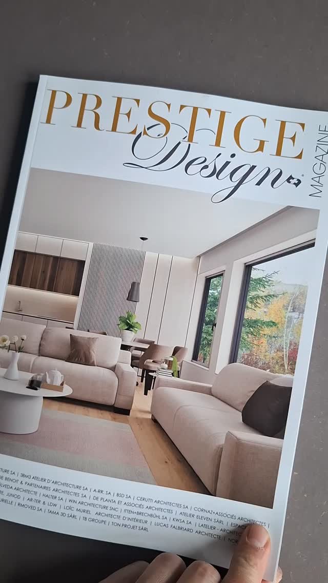 Notre escalier flottant en chêne dans les pages de Prestige Design. Fiers d'avoir pu contribuer à cette réalisation d'exception.
.
.
.
.
.
#prestigedesign #escaliersurmesure #escalierflottant #architecture #designinterieur #chêne #menuiserie #savoirfaire #maisondarchitecte #artisanatdexcellence