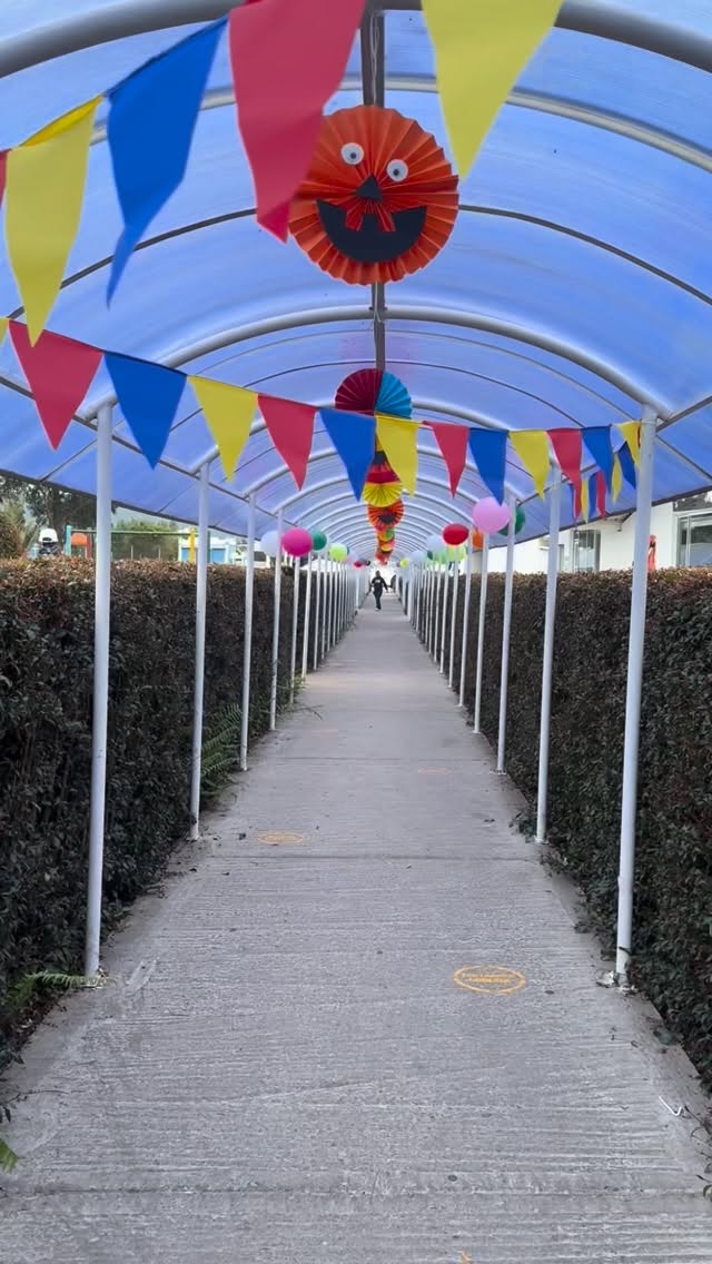 Cada estación fue una aventura, cada reto una sonrisa 🎈
Nuestros niños vivieron un Día Dulce lleno de energía, amistad y diversión.
En nuestro colegio celebramos la niñez con espacios donde el juego también forma parte del aprendizaje 💫