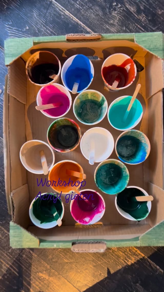 Workshop acryl gieten elke keer weer een verrassing 🤗