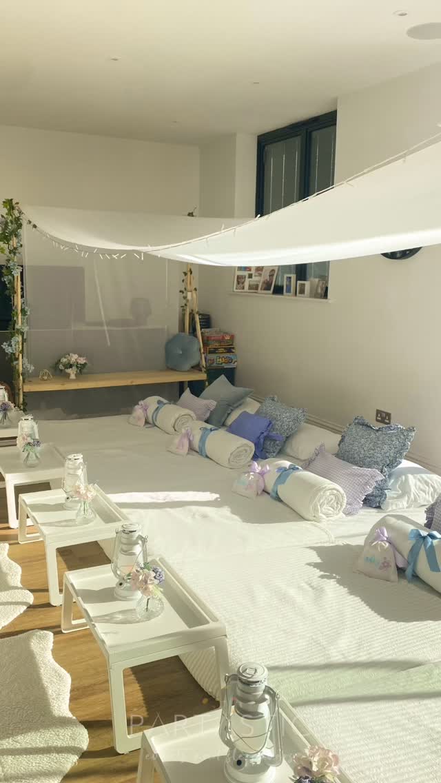 BLUE GARDEN🪻
A beautiful set up for Gabby's party.
🩵🩵 🩵
She chose a canopy decorated in a blue garden theme.
The personalised pampering bags matched the theme and made the perfect addition to her sleepover party.
.
.
.
#sleepovers #sleepoverparty #teepeeparty #sleepoverideas #kidspartyideas #eventplanner #kidssleepover #surreymummy #surreyeventplanner #sleepovertents #sleepoverpartytents #teepeehire #sleepoverpartyhire #sleepoverteepee #sleepoversurrey #
