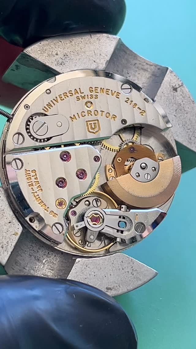 Back together and running beautifully, this vintage Universal Genève Polerouter movement is truly one of my favourites. A timeless design and a joy to see it ticking again. #UniversalGeneve #Polerouter #VintageWatch #WatchRestoration #TempoPrima #CollectableVintageWatches