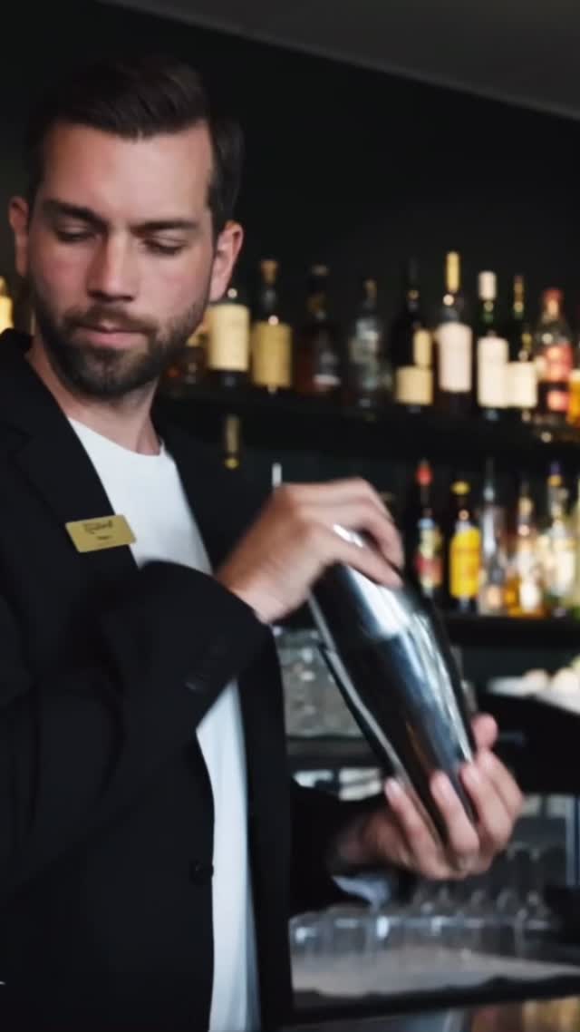 Trevlig helg!
Varför inte fira av veckan med en fredagsdrink? Välkommen in till Restaurangbaren! 🍸