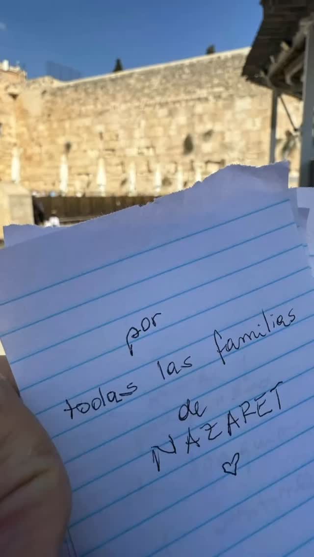 Gracias Lu y Diego por hacer presente a nuestras familias de Nazaret en un lugar tan sagrado como es Tierra Santa💛🌼☀️
#familiasdenazaret #nazaret #familiasdetransito #familiasdeabrigo