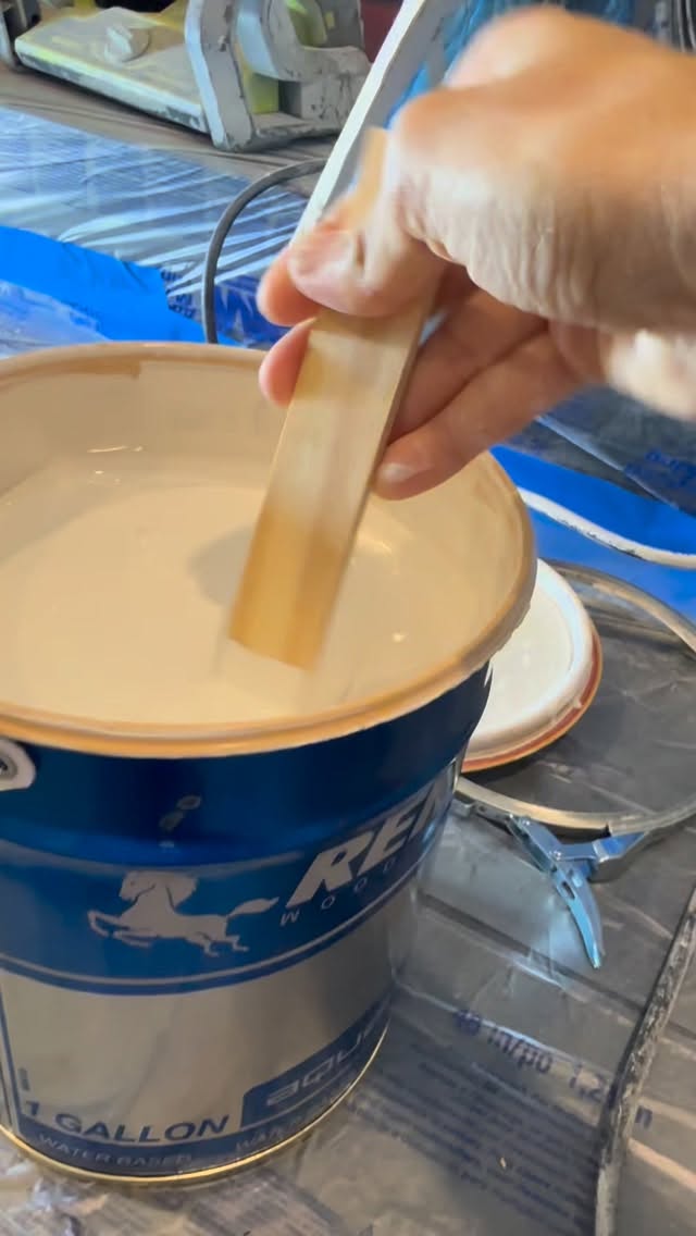 Another kitchen transformation in progress in #coralspringsfl 💕🙌#cabinetrefinishing #southflorida #cabinetpainting #browardcounty #westonfl #cabinetrefacing #daviefl #kitchenmakeover #fortlauderdale