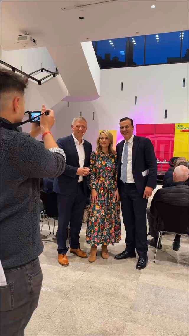 Wie sieht die #Bildung der Zukunft aus? Darüber haben wir mit spannenden Experten aus Schule und Wirtschaft diskutiert. Über 100 Gäste sind der Einladung der @fdp_hlt in den Hessischen Landtag gefolgt. Ich nehme viele neue Perspektiven und Ideen aus dieser bereichernden Veranstaltung für meine Arbeit als Abgeordneter mit. Es gibt viel zu tun.