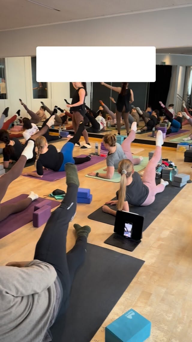 About last weekend 🤩
We had the BEST time doing the last 2-Day Flexibility Intensive of 2025 here in Munich!
This was a LIVELY bunch. So much great energy and *lots* of laughs 🤣
Thanks so much to everyone who joined, and I can’t wait to see you again next time!
The next 2-Day Flexibility Intensive will take place in Turin, Italy at the end of March, and 24-hour priority registration starts on TUESDAY at 10:00.
Priority registration is only available to those on the Workshop Email List though 🚨
Comment “WORKSHOP” and little robot Catie will send you more info 🥰
Stay Shrimpy, friends 🦐
And I hope to meet even more of you in 2026!
#trainingwithcatiebrier
#contortiontraining
#shrimparmy
#notyoga