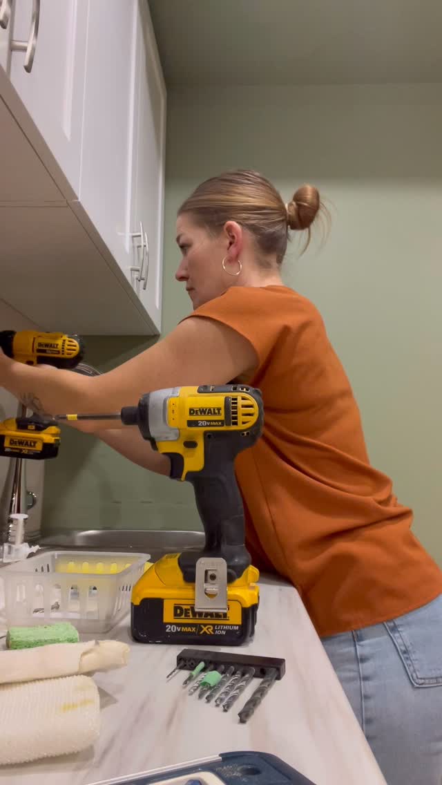 SNEAK PEAK ✨
Another manic Monday 😮💨BUT we are officially in our new location at 1030 Gordon St. I have been extremely busy all weekend bringing our space to life and while there is still some work to be done it is starting to feel like home.
We can wait to see you all soon!
#guelphbusiness #guelph #massagetherapy #welldazewellness #welldaze #cambridge #massage #wellness #biophilicdesign #kw #fergus #rmt #holisticliving