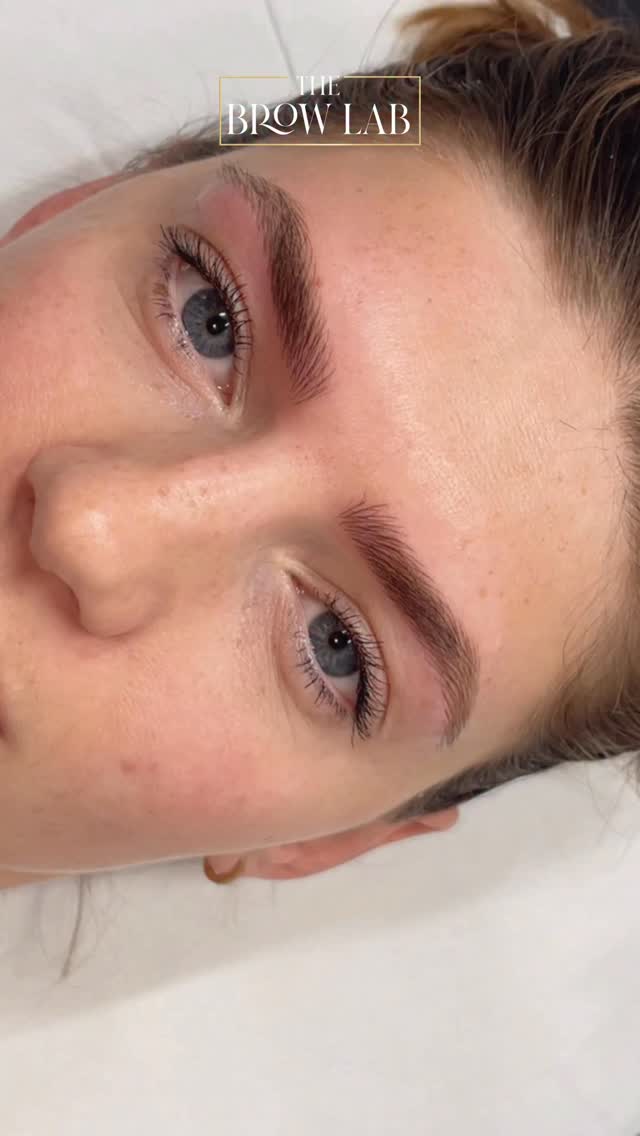 Another beautiful transformation created with precision and detail 🤍
Mapped, measured, and microbladed with ultra-fine strokes for that effortless, natural look.
Enquiry link in bio✨
#hairstrokes #browgoals #hyperrealism #brows