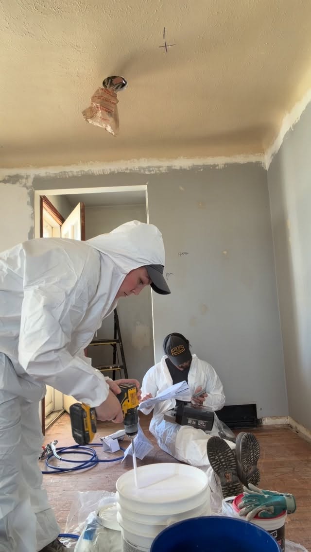 Suiting up Willy Wonka 🍫🍭 style for spray day!!!