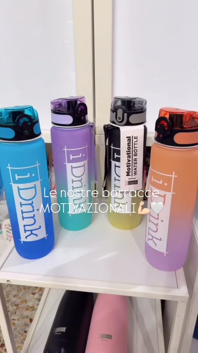 Fai fatica a bere durante la giornata?
.
.
Ecco la soluzione: borraccia MOTIVAZIONALE da 1000 ml!
.
.
Accetta la sfida e verrai accompagnato al traguardo senza accorgertene!
.
.
Sono tornati tutti i colori! Difficile scegliere!
@idrinkbottles
#capsulerovereto #piccoleemozioniquotidiane #borraccia #borracciamotivazionale #acqua#sete#bere #regalo#love